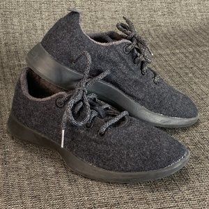 Allbirds Wool Runners - Women's 8 - all black merino running shoes sneakers